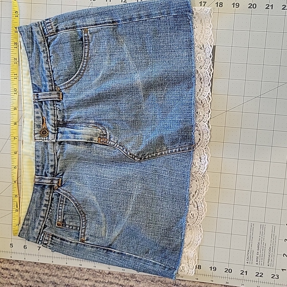 Rare! Y2K G-Unit denim and lace mini skirt!!! Perfect pre-loved condition! sz 1